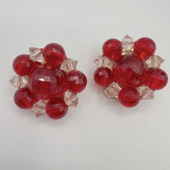 Vintage Signed Lisner Red Cluster Earrings with Glossy Beads - Picture 1 of 8